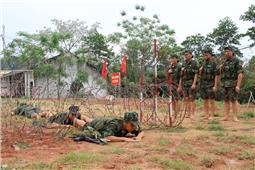 Lính trinh sát thi đua luyện giỏi